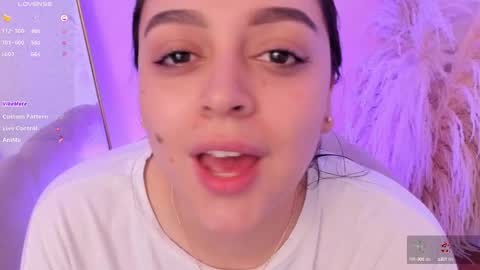 Snapshot of erika_mendez1 chatting on September 8, 2025, 8:08 pm Erika Mendez online show from September 8, 2025, 8:08 pm