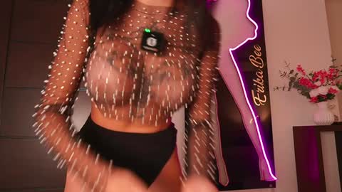 Snapshot of erikabee chatting on October 28, 2025, 8:22 pm Venus Skye online show from October 28, 2025, 8:22 pm