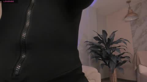 Erika Benz online show from September 28, 2025, 12:10 pm