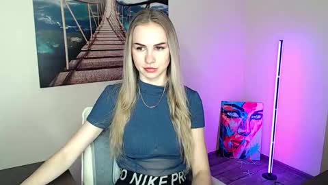 Erika online show from February 25, 2026, 1:21 pm