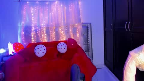 Snapshot of erikamontiel chatting on February 16, 2025, 3:37 am Erika online show from February 16, 2025, 3:37 am