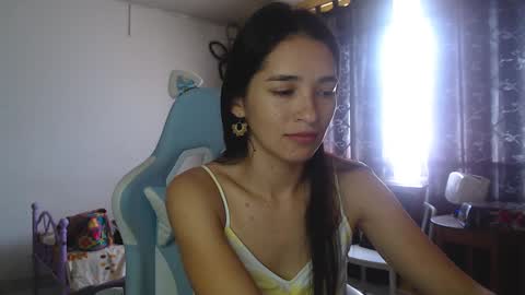 erina_1 online show from December 20, 2024, 4:46 pm