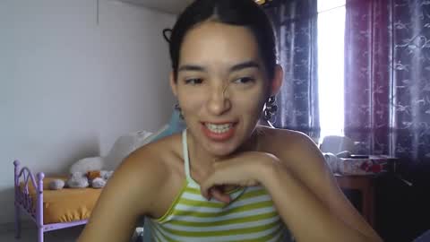 erina_1 online show from January 24, 2025, 3:13 pm