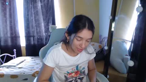 erina_1 online show from September 8, 2025, 5:23 pm