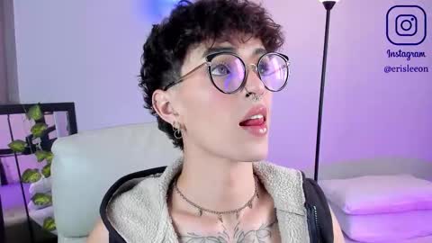   online show from November 10, 2025, 8:52 pm