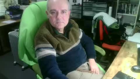 ernello online show from November 25, 2025, 2:06 pm