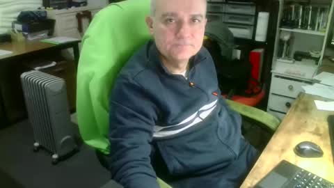 ernello online show from December 5, 2025, 5:49 am