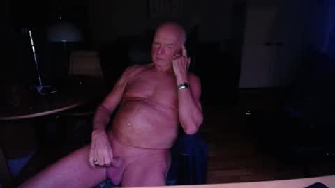 eroen online show from September 11, 2025, 9:48 pm