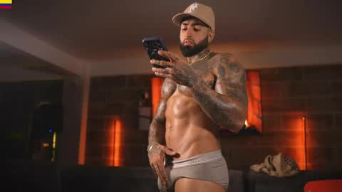 EROS DARK online show from April 20, 2026, 10:33 pm