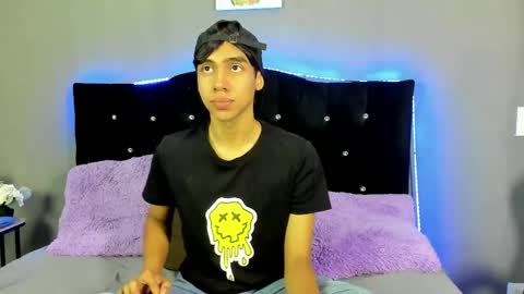 Snapshot of eros_lux1 chatting on May 6, 2026, 12:32 pm Eros Lux1 online show from May 6, 2026, 12:32 pm
