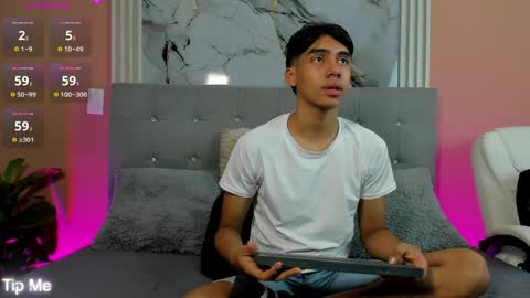 Snapshot of eros_lux1 chatting on May 15, 2026, 1:07 pm Eros Lux1 online show from May 15, 2026, 1:07 pm
