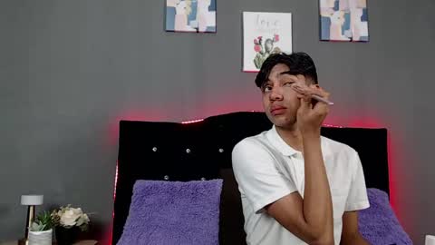 Snapshot of eros_lux1 chatting on May 19, 2026, 12:44 pm Eros Lux1 online show from May 19, 2026, 12:44 pm