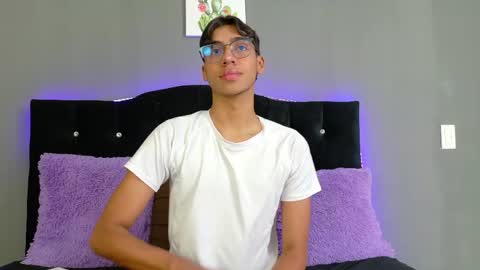 Snapshot of eros_lux1 chatting on May 31, 2026, 3:19 pm Eros Lux1 online show from May 31, 2026, 3:19 pm