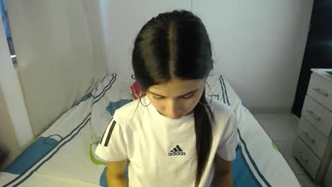 Snapshot of erosgirls_ chatting on October 10, 2025, 8:30 pm erosgirls_ online show from October 10, 2025, 8:30 pm