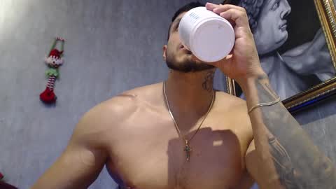 erossteel online show from December 22, 2024, 9:42 pm