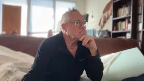 eros online show from January 3, 2025, 7:39 pm