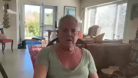 eros online show from October 10, 2025, 7:13 pm