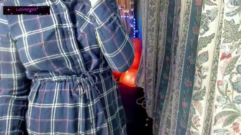 Snapshot of erotic_dessire chatting on October 16, 2025, 3:57 pm Eve online show from October 16, 2025, 3:57 pm