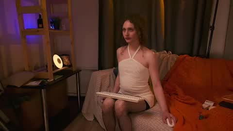 Rachel Rach online show from December 2, 2025, 4:57 pm