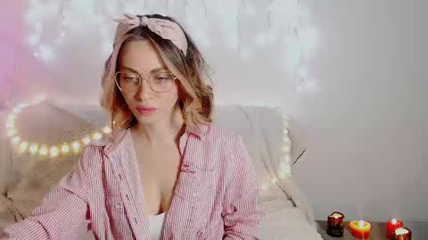 Snapshot of eroticgiftxxx chatting on January 23, 2025, 9:29 am LylaXXX online show from January 23, 2025, 9:29 am