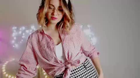 Snapshot of eroticgiftxxx chatting on January 23, 2025, 12:30 pm LylaXXX online show from January 23, 2025, 12:30 pm