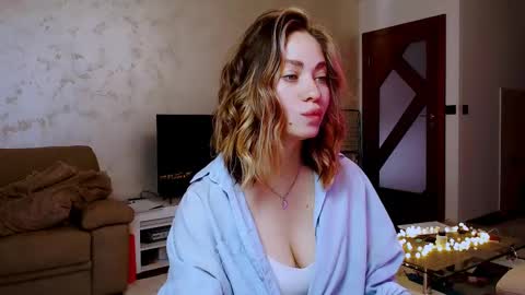 Snapshot of eroticgiftxxx chatting on March 1, 2025, 7:51 am LylaXXX online show from March 1, 2025, 7:51 am