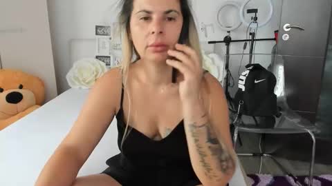 eroticsensualkitty4u online show from September 10, 2025, 7:19 am