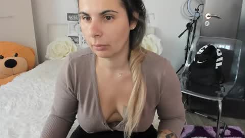 eroticsensualkitty4u online show from October 21, 2025, 10:05 am