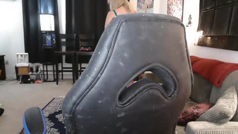 Snapshot of eroticsiren2 chatting on January 16, 2025, 9:59 am EroticSiren2 online show from January 16, 2025, 9:59 am