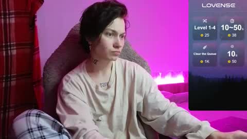 esajukyy online show from November 5, 2025, 1:00 pm