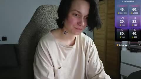 esajukyy online show from February 17, 2026, 4:57 pm