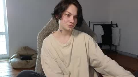 esajukyy online show from July 8, 2026, 12:53 pm