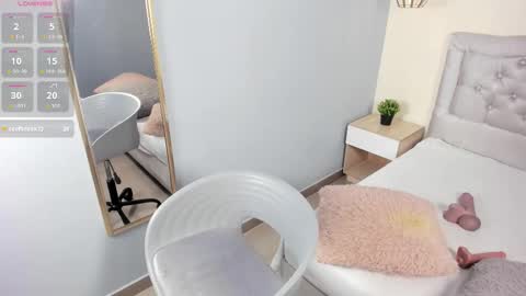 Escarlet online show from March 25, 2026, 2:12 pm