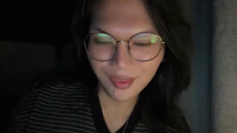 Chelliane online show from November 17, 2025, 3:01 am