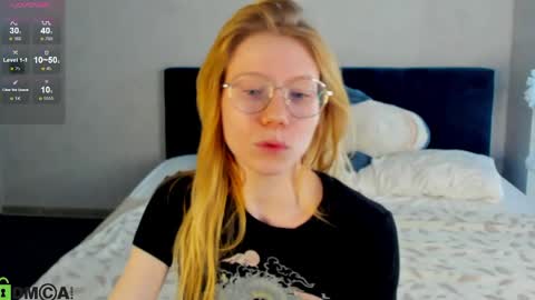 Snapshot of esme_runn chatting on May 21, 2026, 3:02 am Esme Runn online show from May 21, 2026, 3:02 am