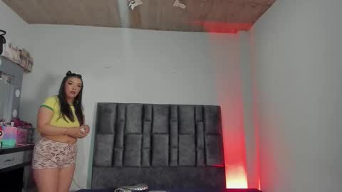 Perla online show from February 12, 2026, 4:51 am