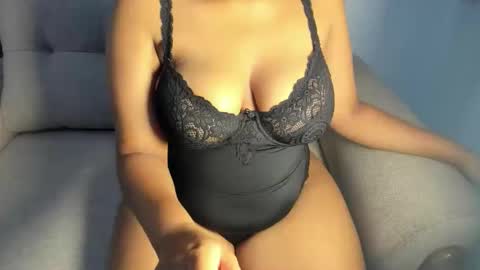 Snapshot of esmeray_ chatting on November 2, 2025, 11:07 pm Esme online show from November 2, 2025, 11:07 pm