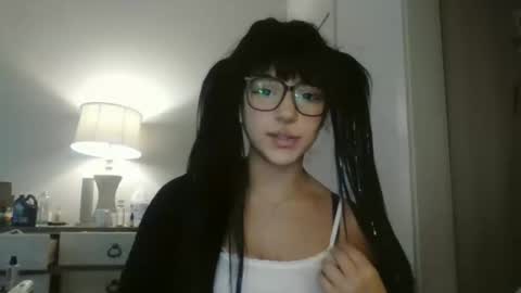 Snapshot of esoterickitten777 chatting on November 24, 2025, 8:30 pm axe online show from November 24, 2025, 8:30 pm