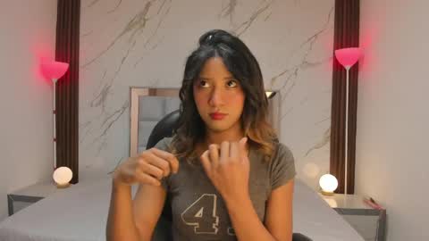 Snapshot of esperanzamora chatting on April 15, 2026, 11:50 am esperanzamora online show from April 15, 2026, 11:50 am