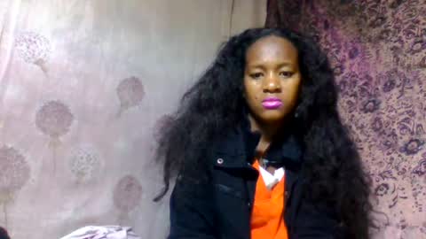 estancelee online show from July 12, 2026, 10:45 pm