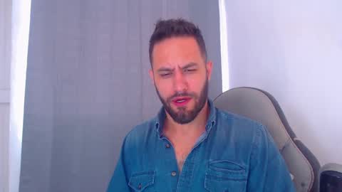 esteban online show from December 31, 2024, 6:02 pm