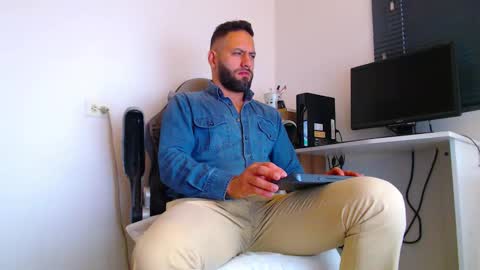 esteban online show from February 10, 2026, 2:32 pm