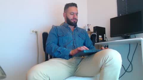 esteban online show from February 17, 2026, 12:45 pm