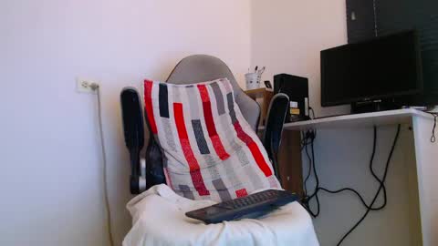 esteban online show from April 19, 2026, 4:28 pm