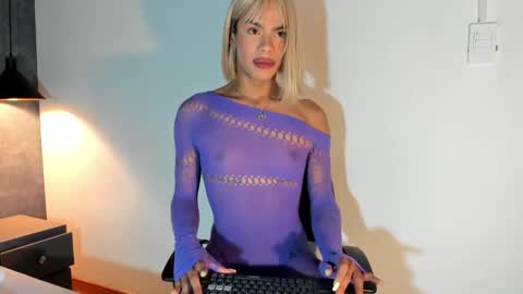 Salome online show from October 14, 2025, 9:37 pm