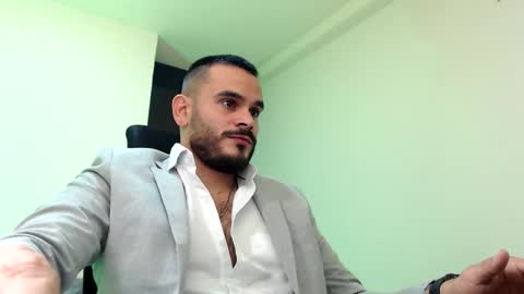 Esteban Fernandez online show from November 20, 2025, 8:30 pm