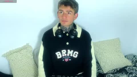 Esteban independent model online show from July 4, 2026, 7:53 pm
