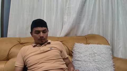 Esteban online show from October 22, 2025, 5:52 am