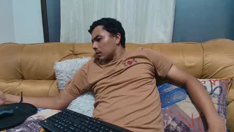 Esteban online show from October 27, 2025, 5:33 am