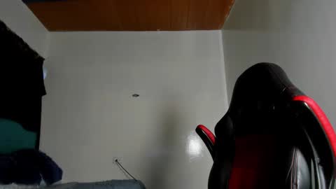 Snapshot of estebanlobo chatting on October 2, 2025, 11:34 pm estebanlobo online show from October 2, 2025, 11:34 pm